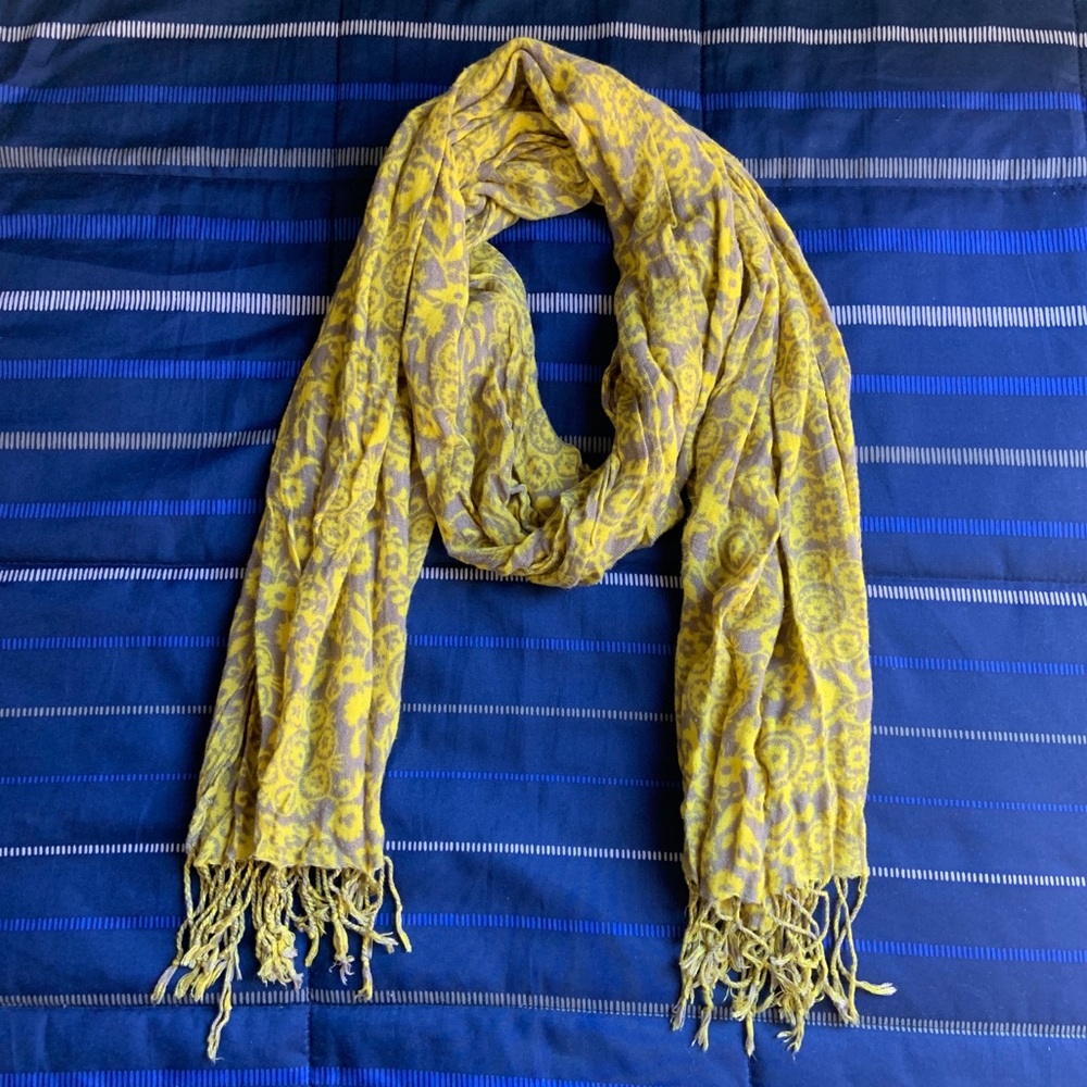 Yellow scarf